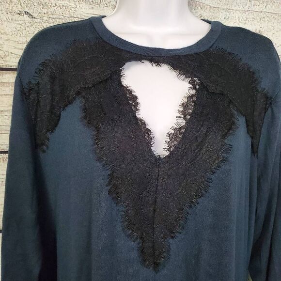 Maurices Women’s Navy Blue Long Sleeve Tunic Top with Black Lace Detail Size XXL - Picture 3 of 7